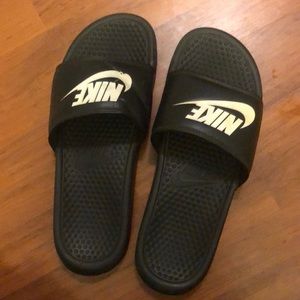 Men’s 10 Nike slides